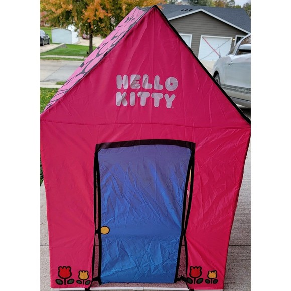 Hello Kitty Sanrio Tent - Picture 3 of 4